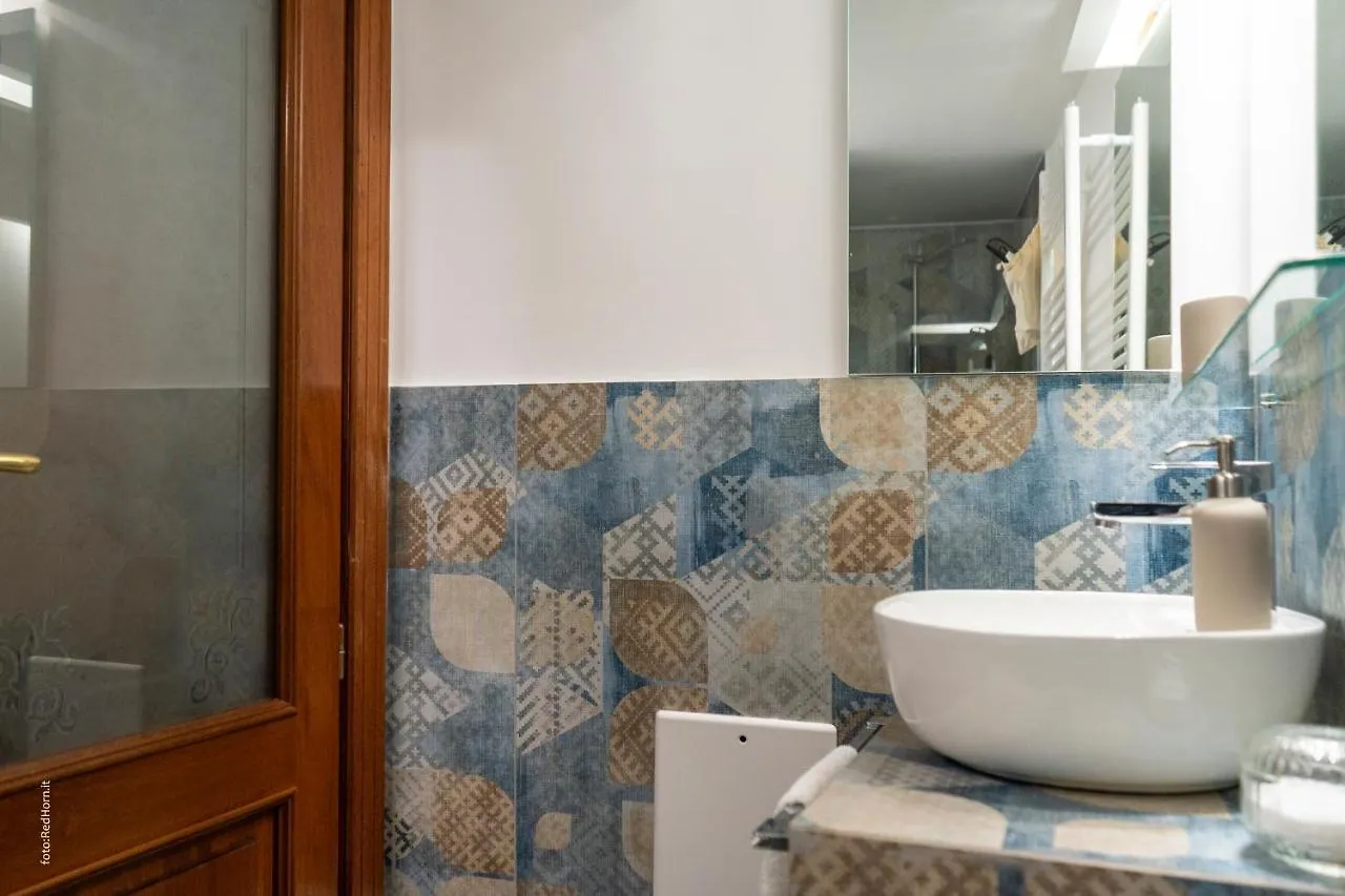 Two Rooms Chiaia 37 Naples
