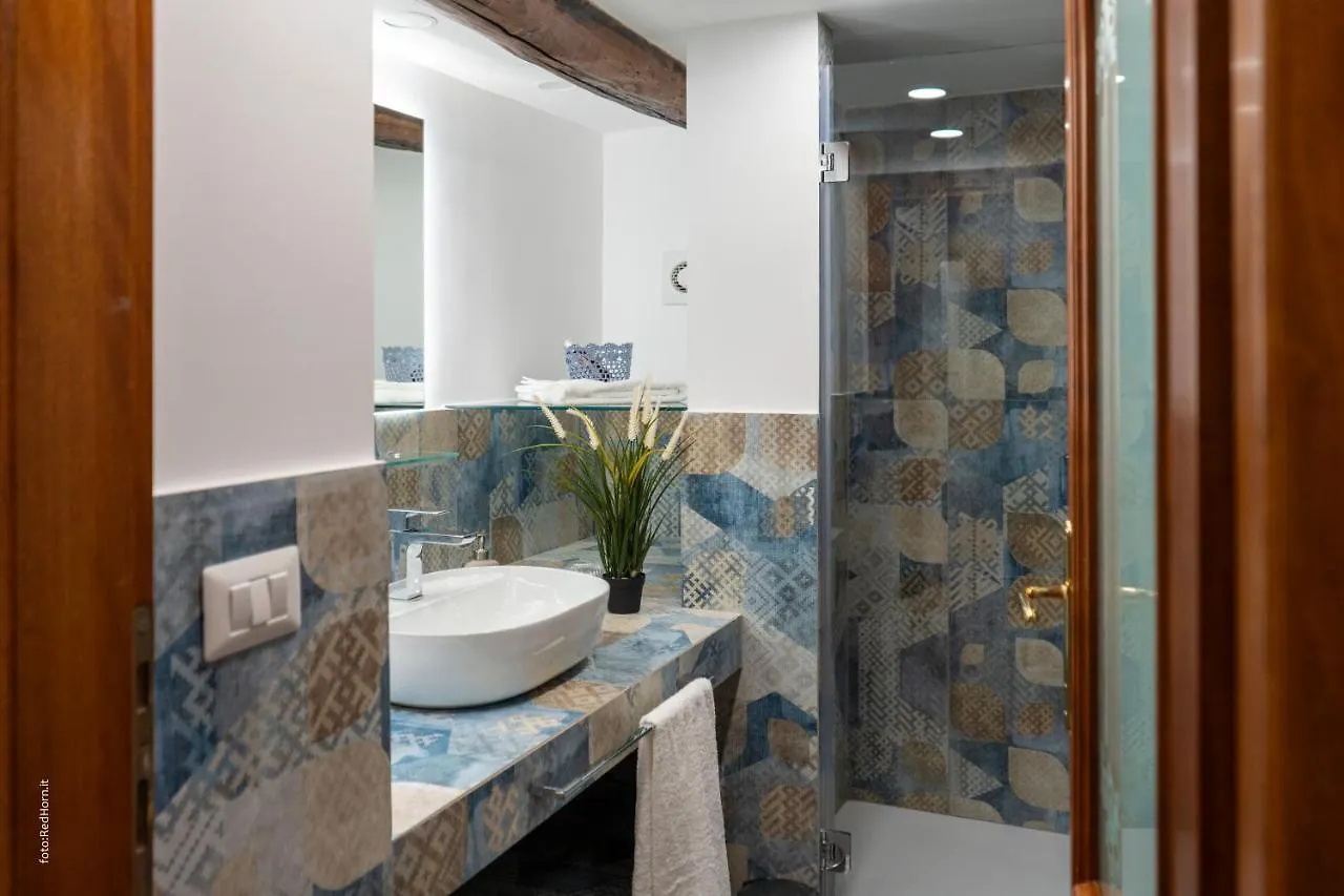 Apartment Two Rooms Chiaia 37 Naples