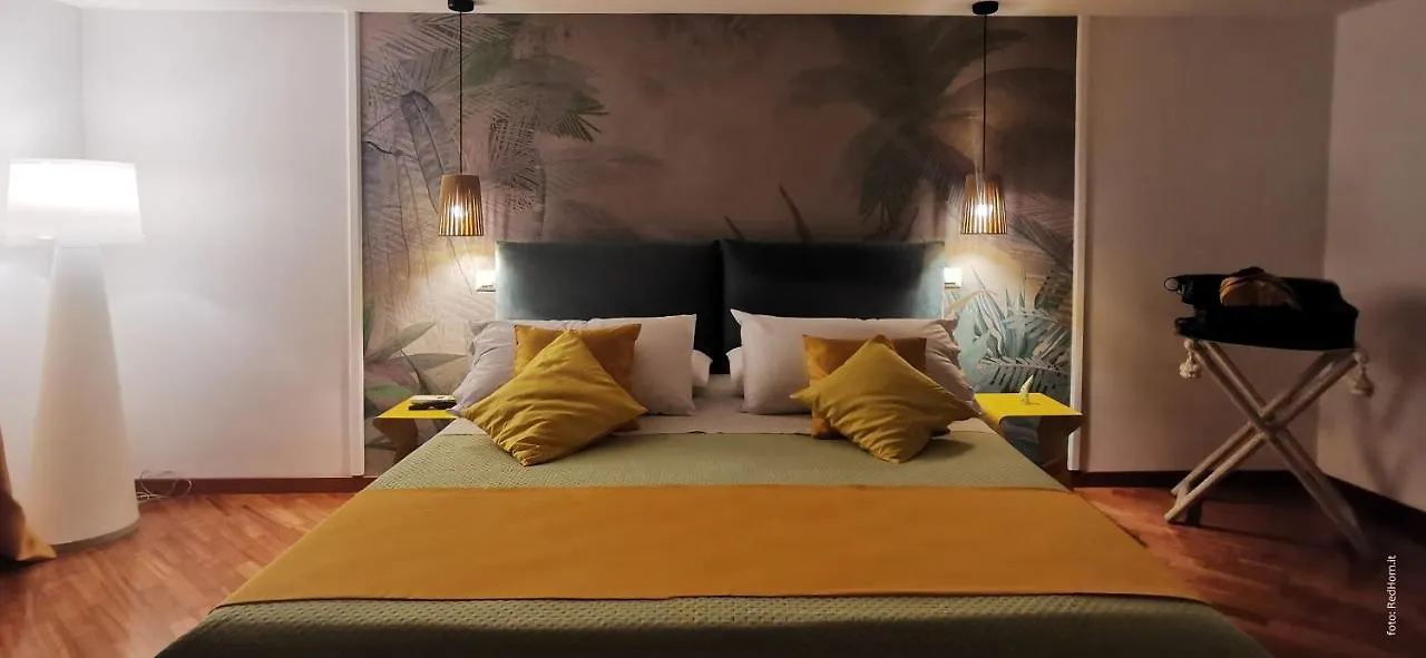 Apartment Two Rooms Chiaia 37 Neapel Italien